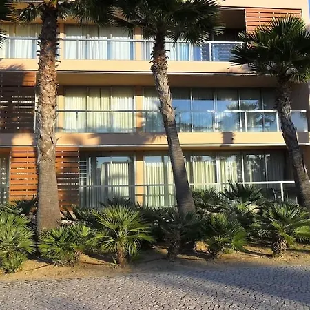 Apartamento De Luxo T2, 7 Piscinas E A 5 Minutos Apartment *